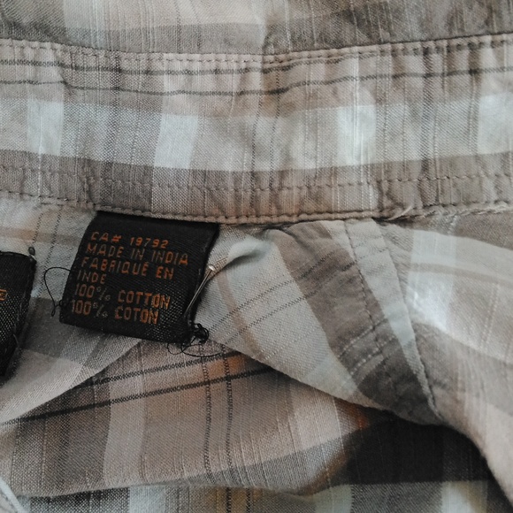 Essential Timberland Tan Plaid Button Up SS Shirt Sz Small - Picture 10 of 10